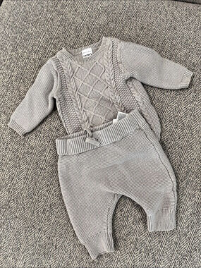 Carter's Knit Sweater Pants Set Gray Baby 3M Like New